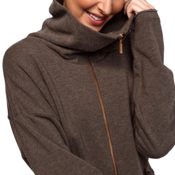 manduka resolution anorak